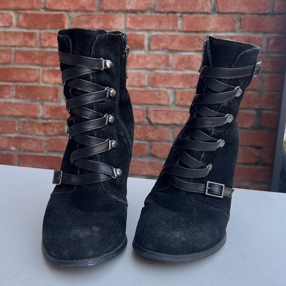 BCBG Black fall boots size 6 - Picture 3 of 3